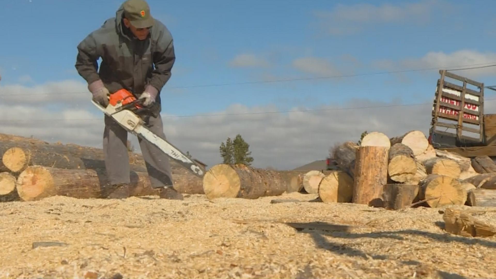 90-years-old & still chopping wood - WNKY News 40 Television