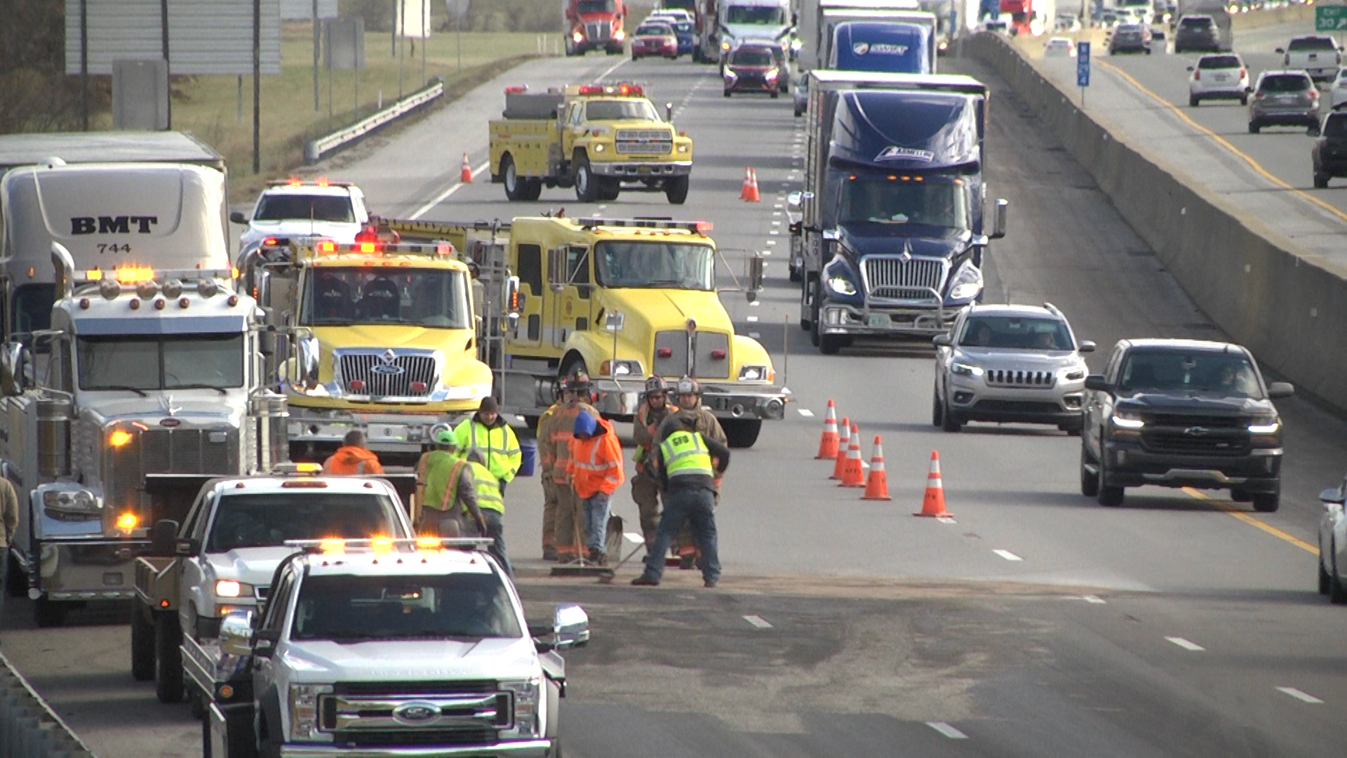 100 Gallons Of Diesel Spilled On Interstate WNKY News 40 Television 100-gallons-of-diesel-spilled-on-interstate-wnky-news-40-television