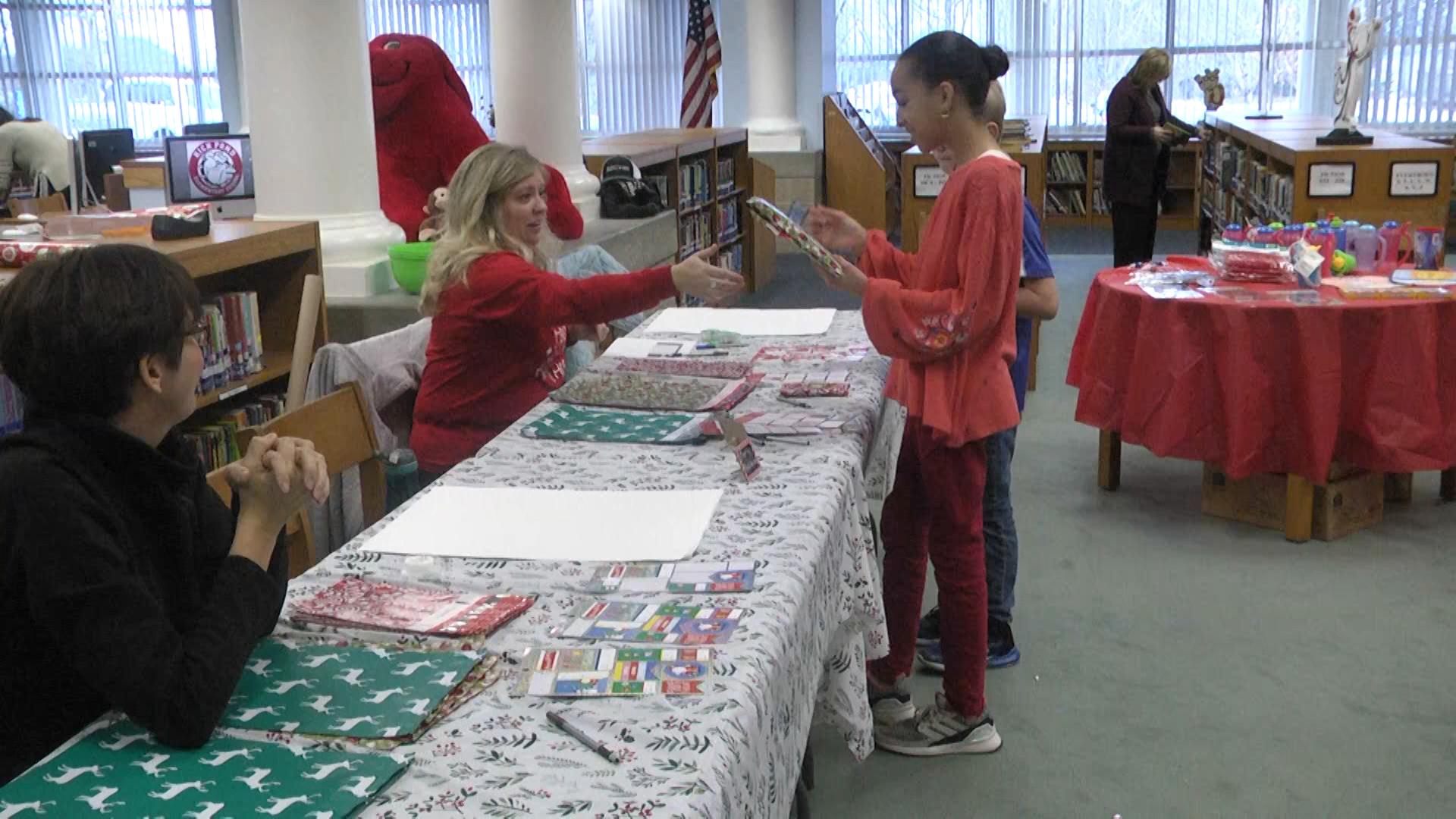 School holiday shop emphasizes the value of giving WNKY News 40