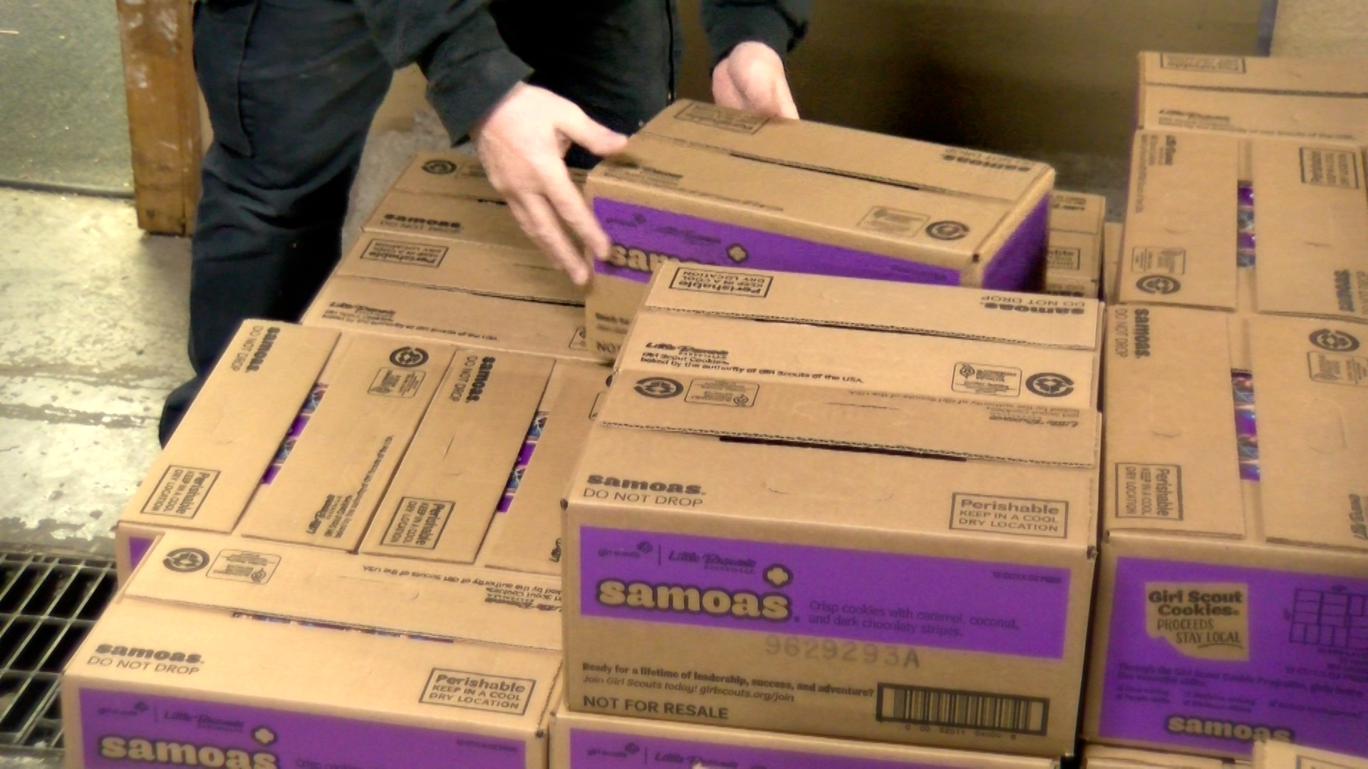 28,000 boxes of Girl Scout cookies arrive in Bowling Green WNKY News