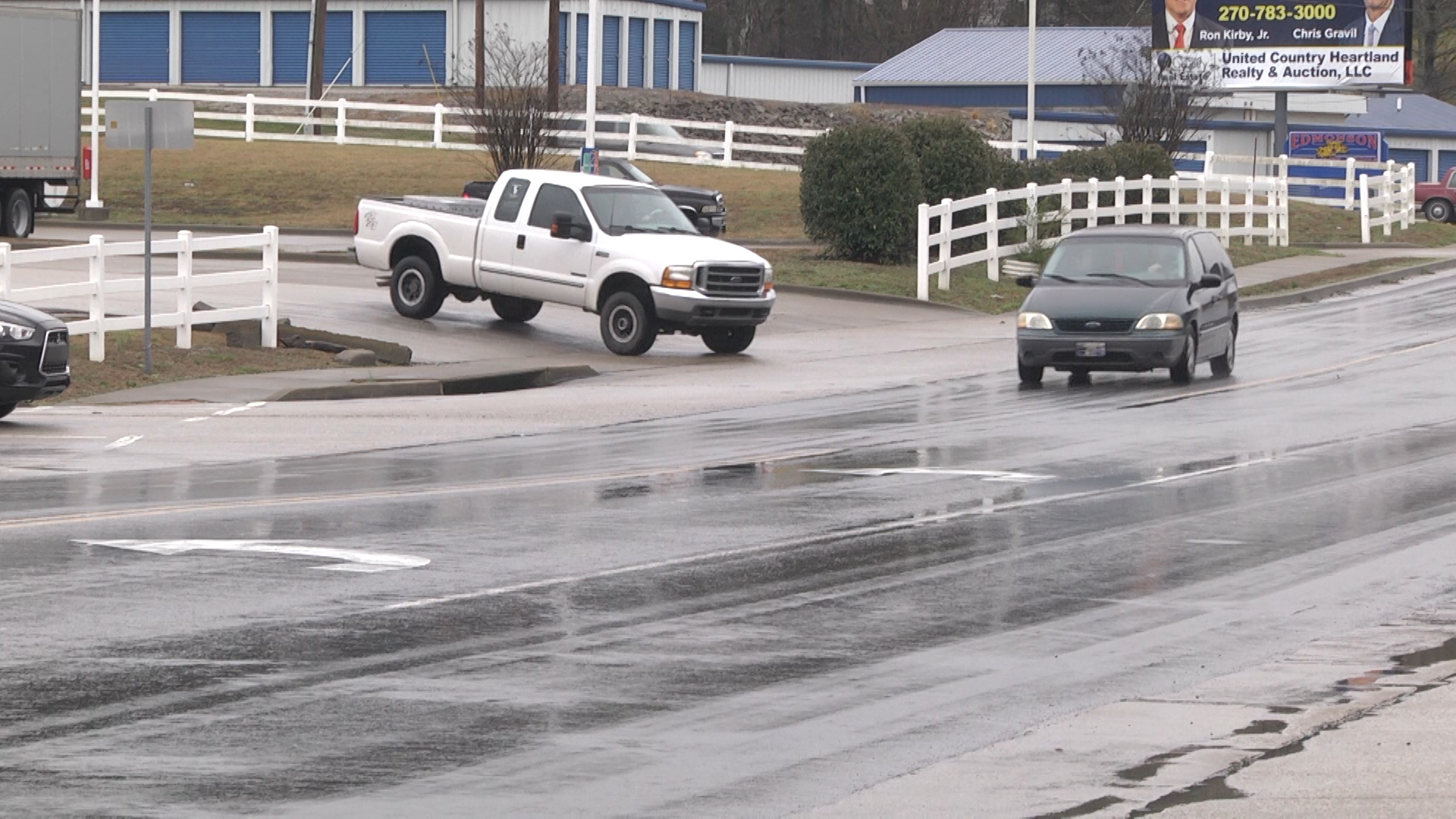 Heavy rains lead to localized flash flooding - WNKY News 40 Television
