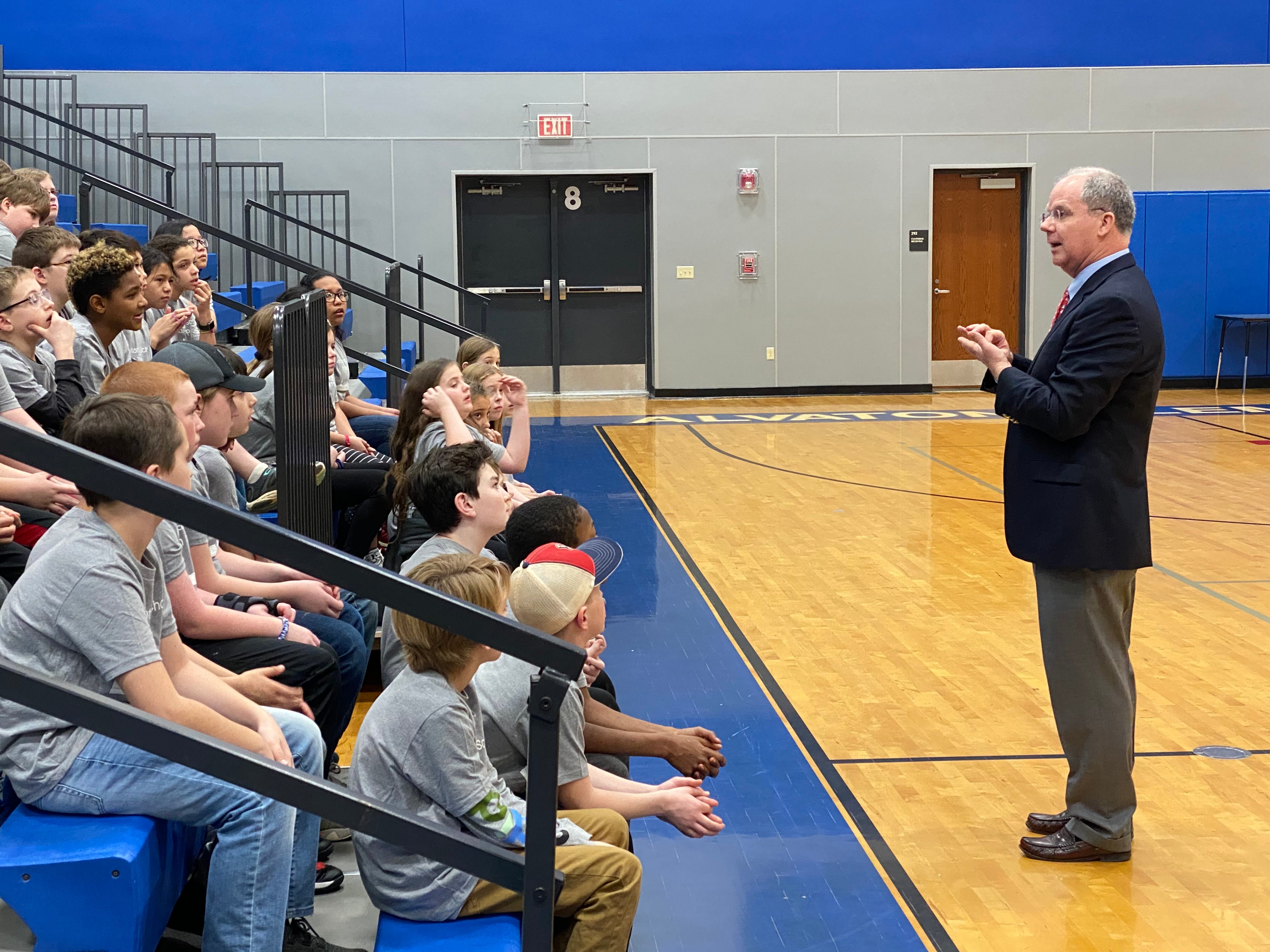 Rep. Guthrie speaks to elementary school students about goverment