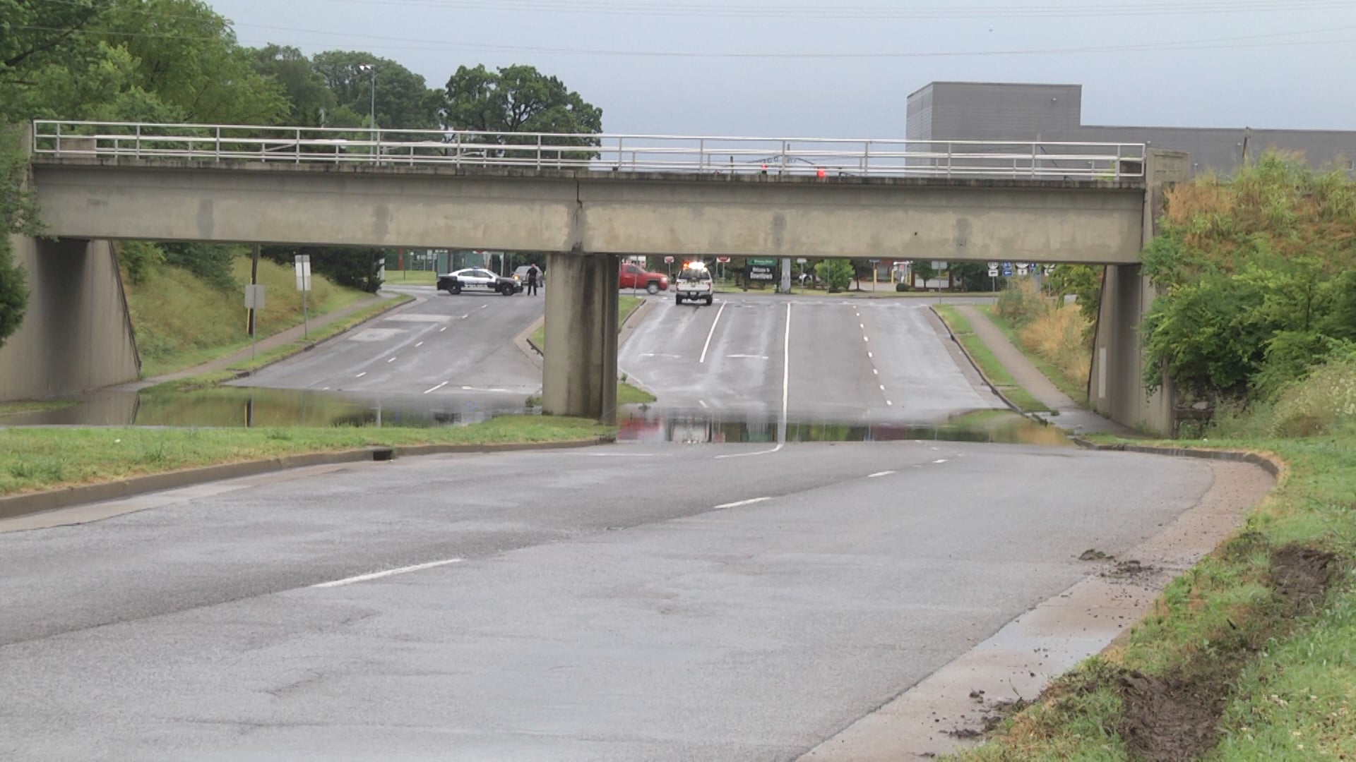 Multiple area roads remain closed due to flooding - WNKY News 40 Television