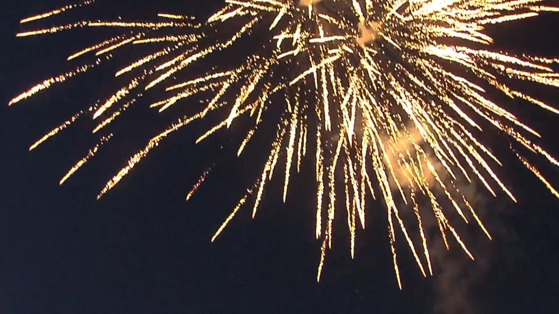 Warren County JudgeExecutive issues open burn, fireworks ban WNKY