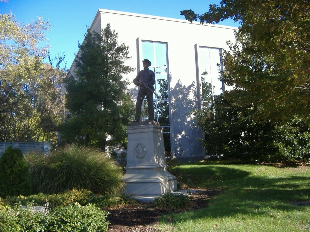 Confederate Monument In Owensboro 1 0