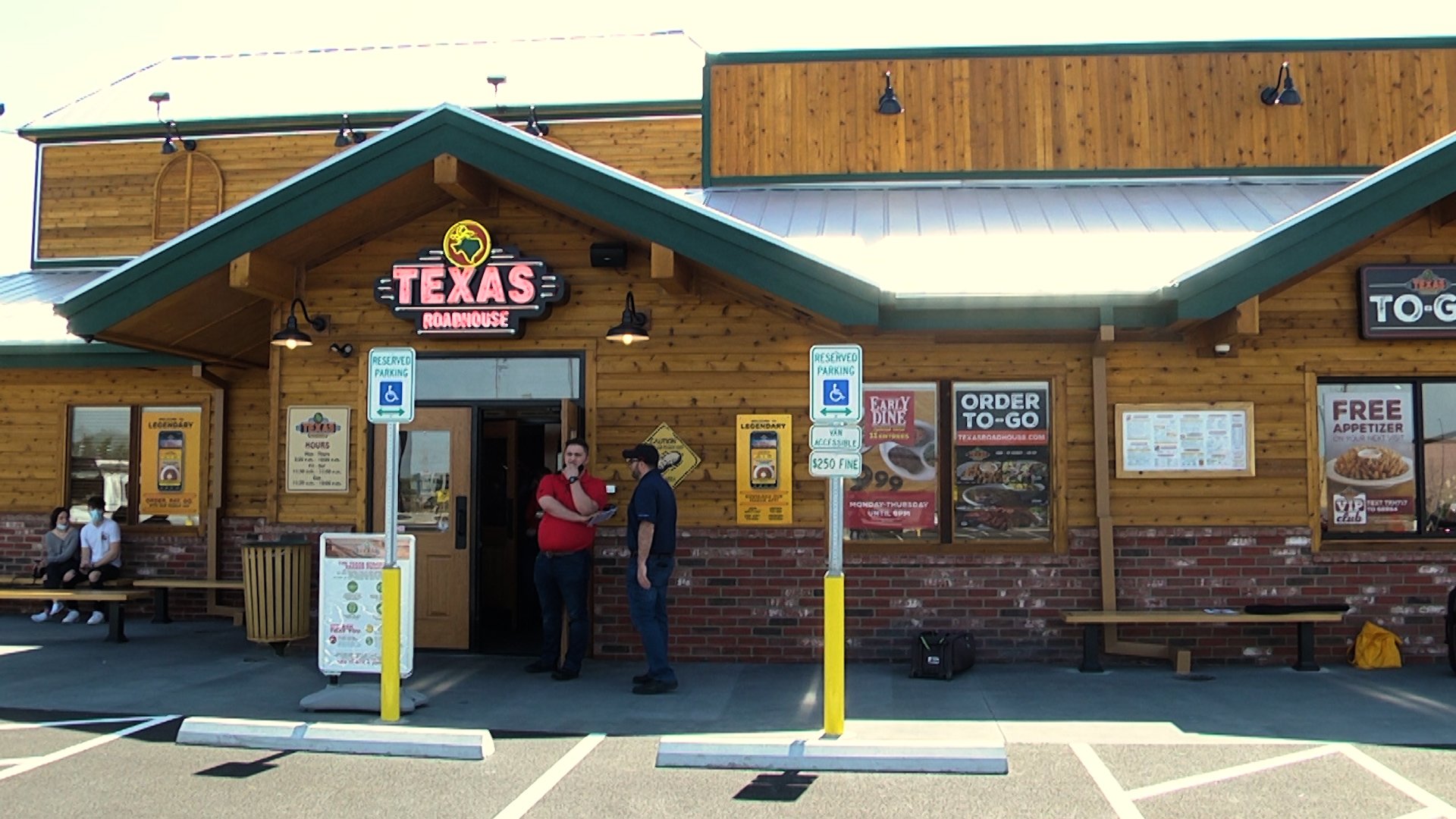 First local Texas Roadhouse opens its doors WNKY News 40 Television