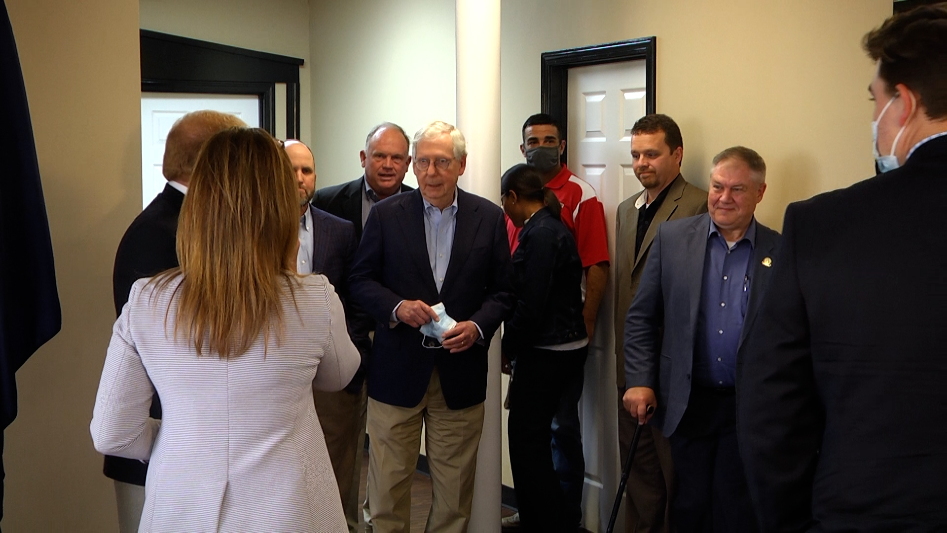 McConnell visits Scottsville, talks about economy, dodges question about Cheney support