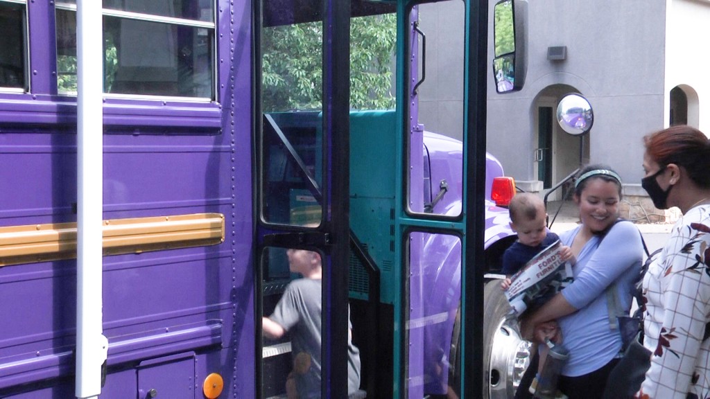 Purple Bus 2021 Pic0