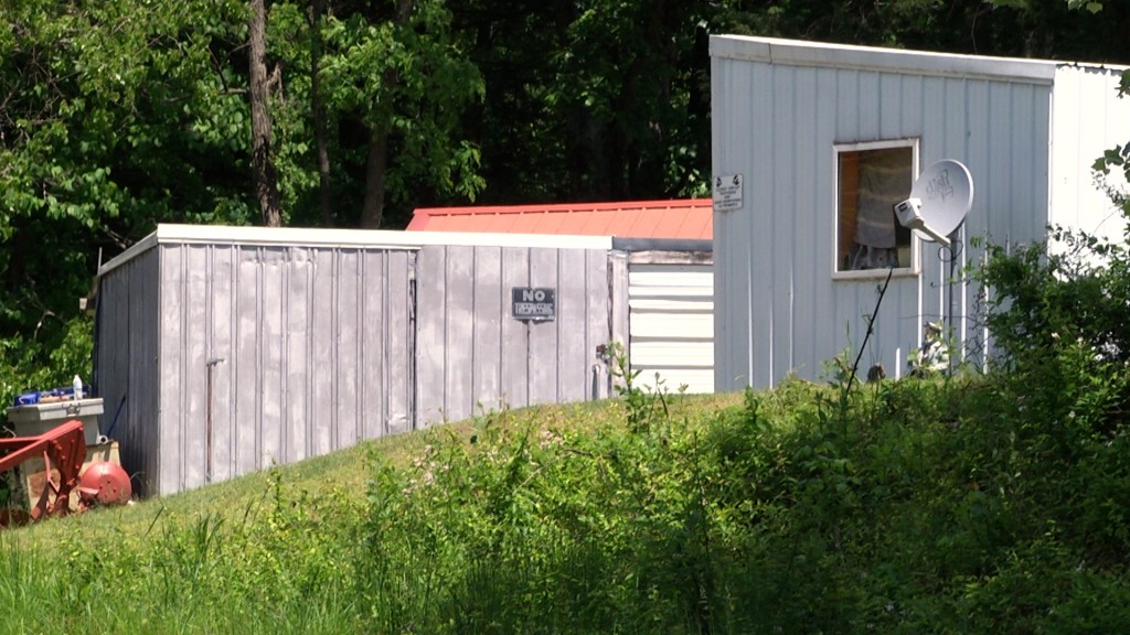 0025300 01 43 12still001