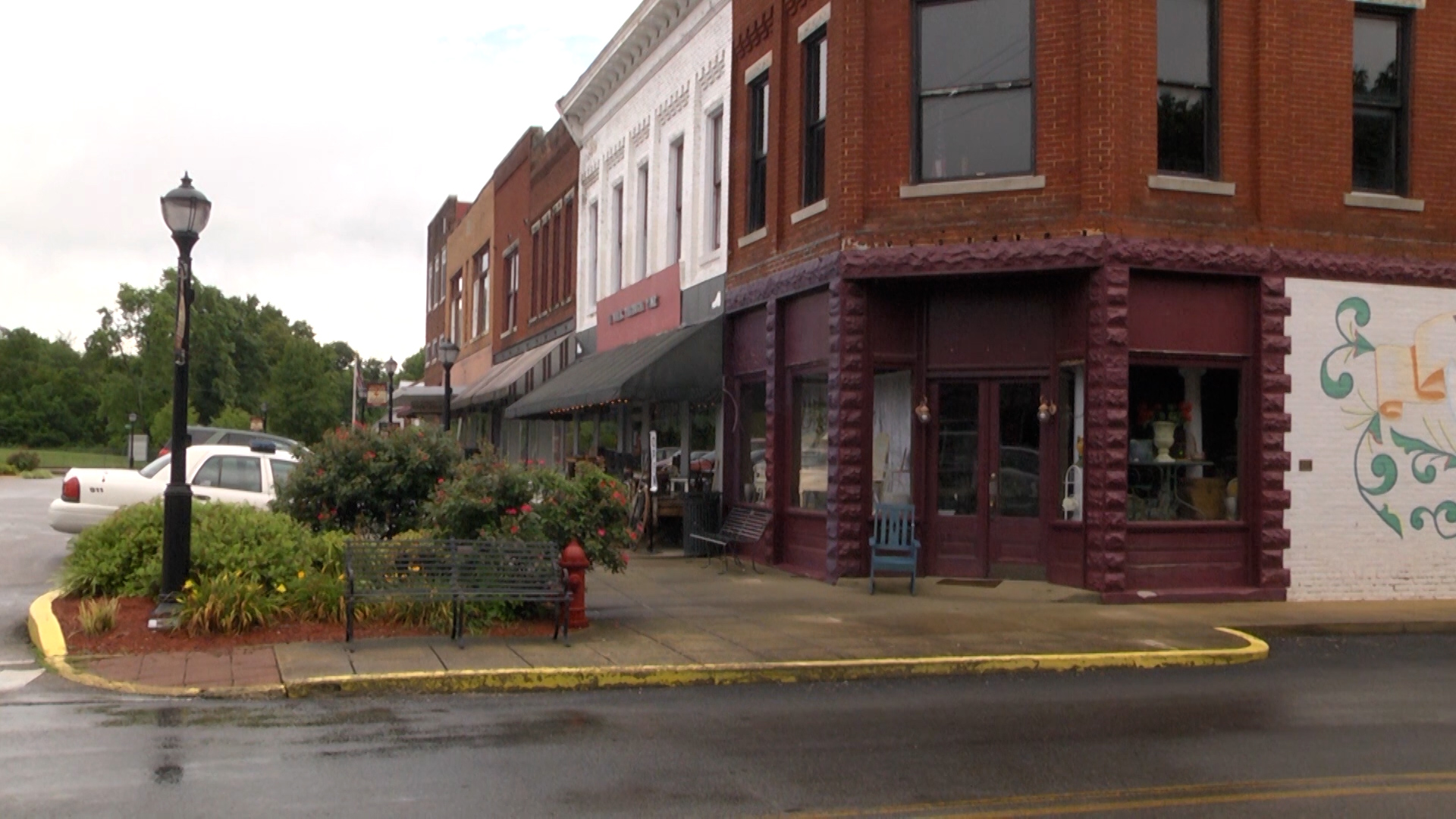 Feel Good Friday Horse Cave to the Nines WNKY News 40 Television