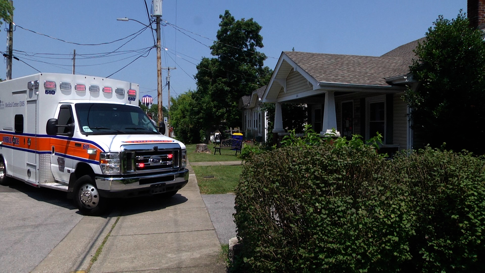 Person injured in garage fire in Bowling Green WNKY News 40 Television