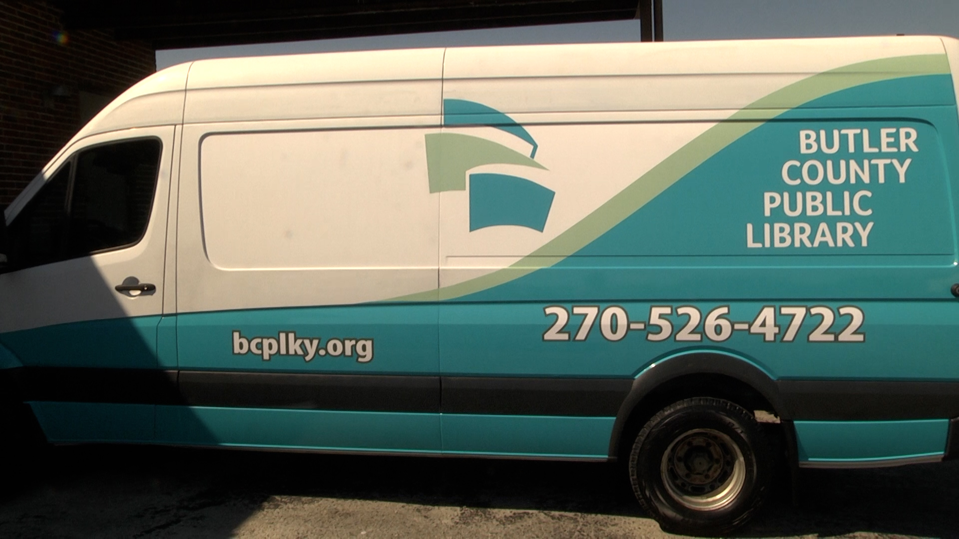 Butler County bookmobile back and newly wrapped - WNKY News 40 Television