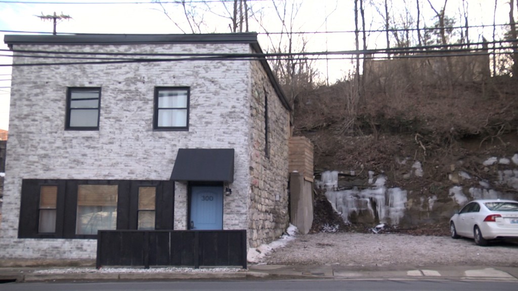 Glasgow Air Bb Tourism Meghann Pkg 1242200 00 00 00still001