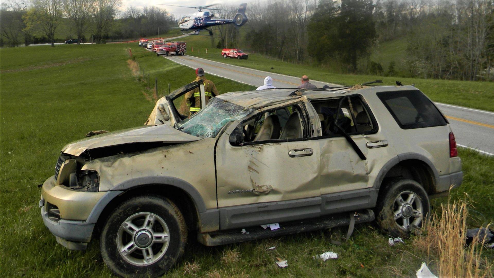 Four transported to hospitals after Metcalfe County crash - WNKY News ...