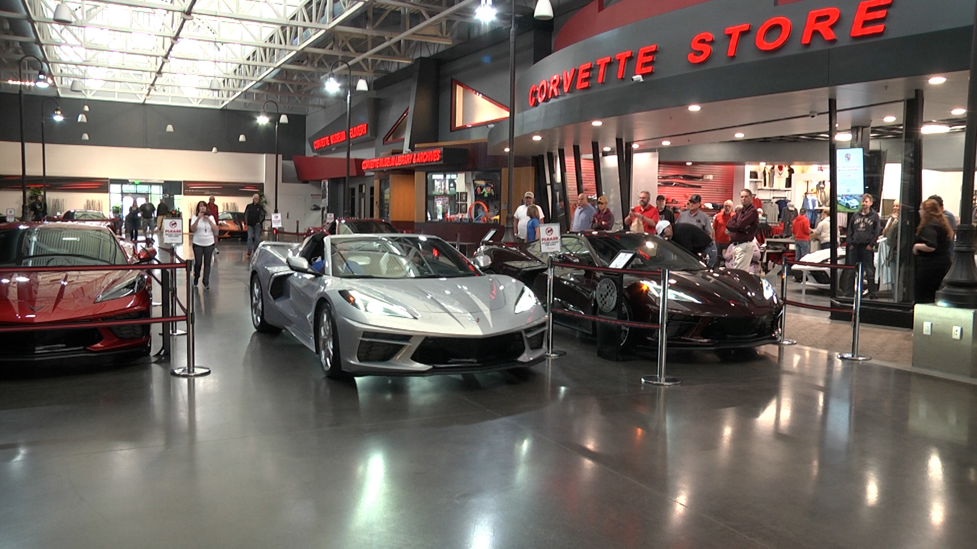 national-corvette-museum-offering-free-admission-to-former-and-current