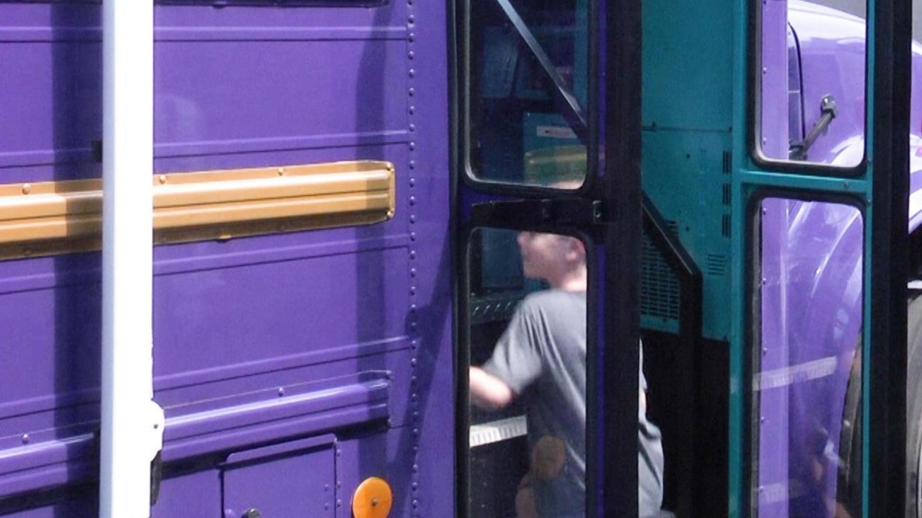 bgis purple bus