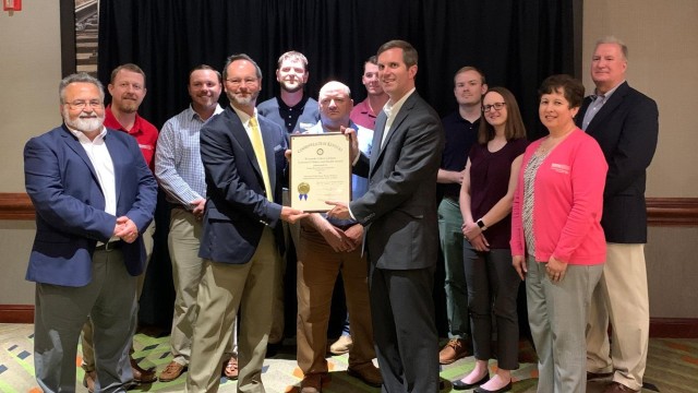 warren-recc-receives-governor-s-safety-and-health-award-wnky-news-40