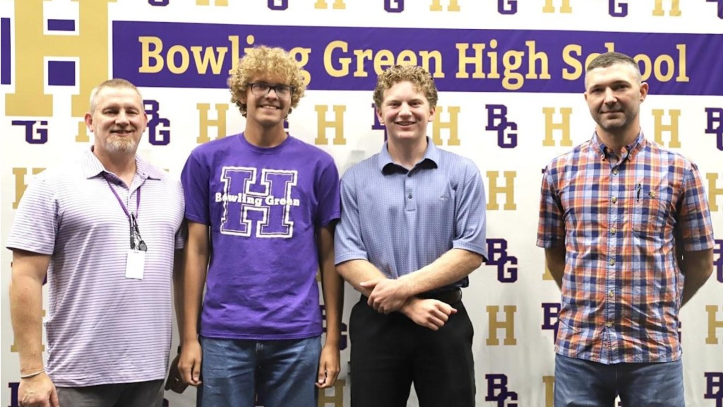 Bghs Students Sign Ml Electrical