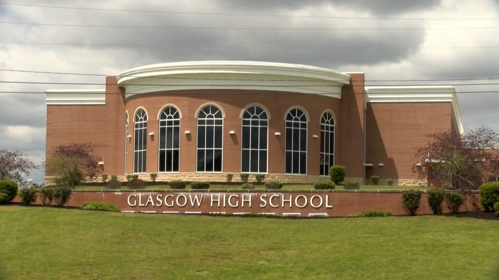 13023 Vo Glasgow High School Student Death Response Therapy Meghann00 00 48 55still001