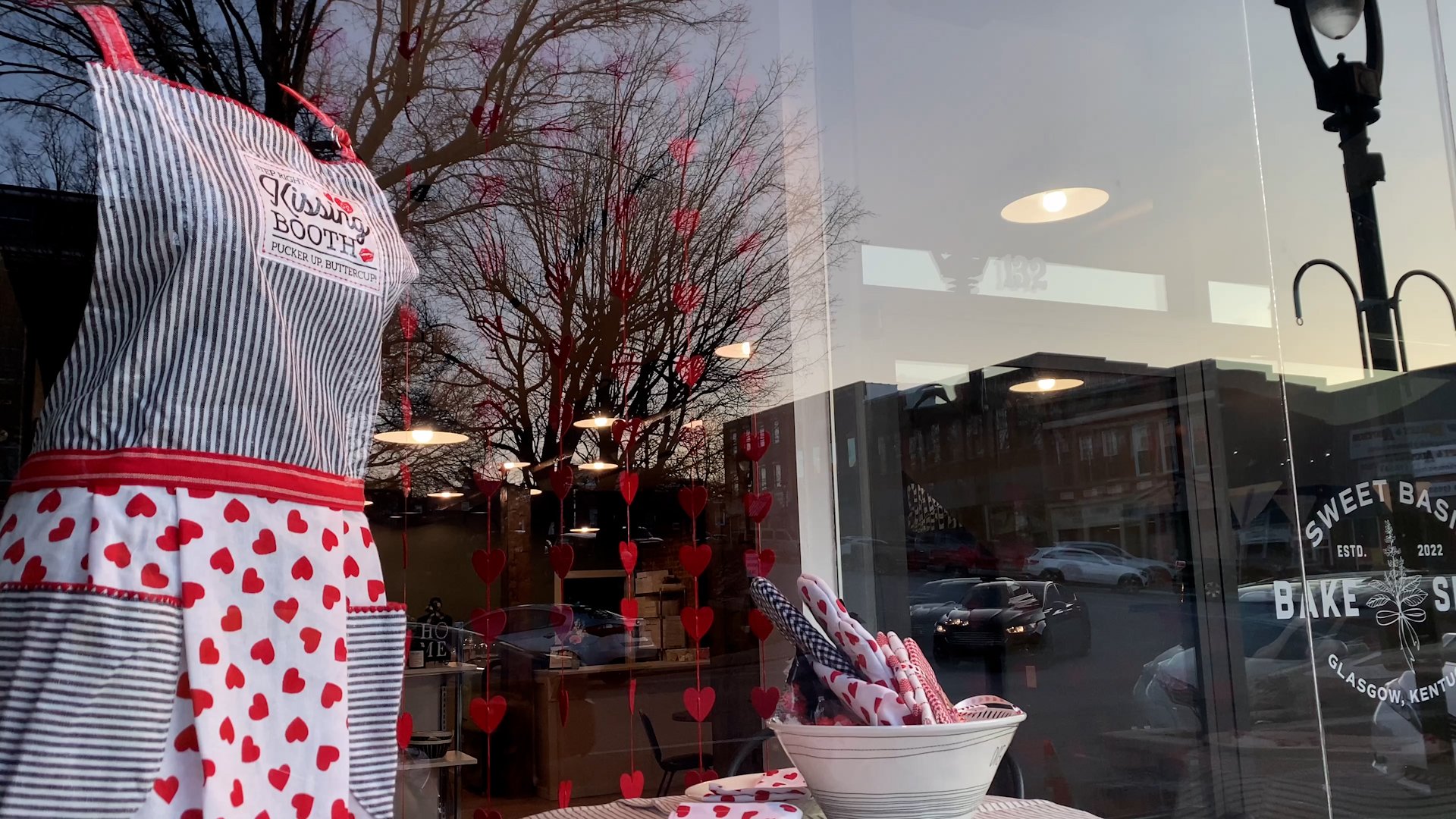 Everexpanding Downtown Glasgow new bakery WNKY News 40