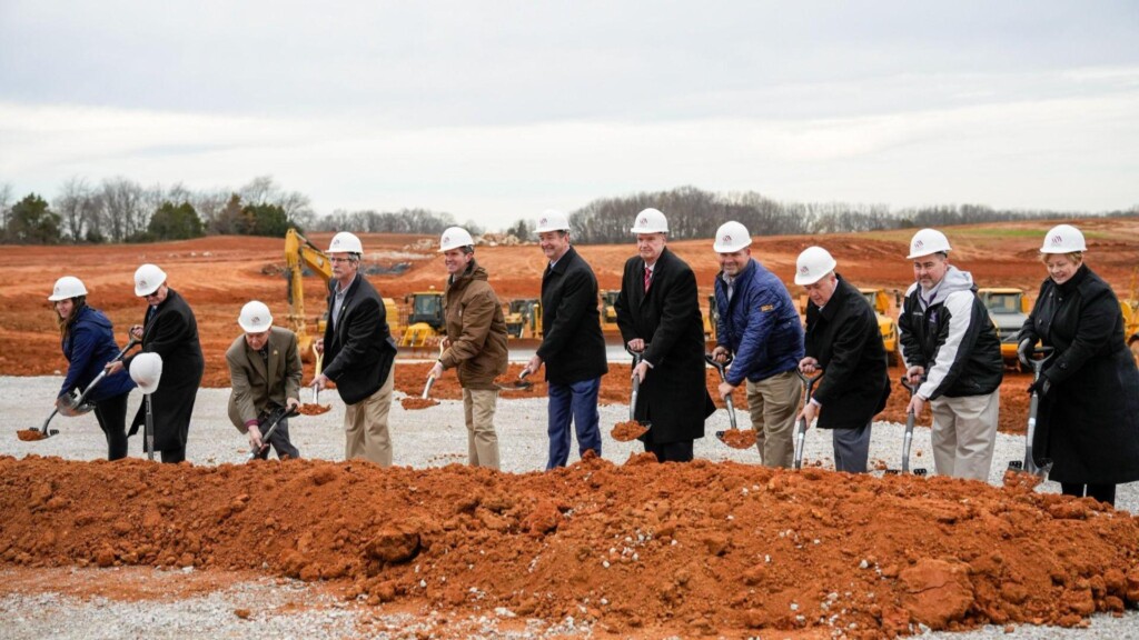 beshear breaking ground trader joe's