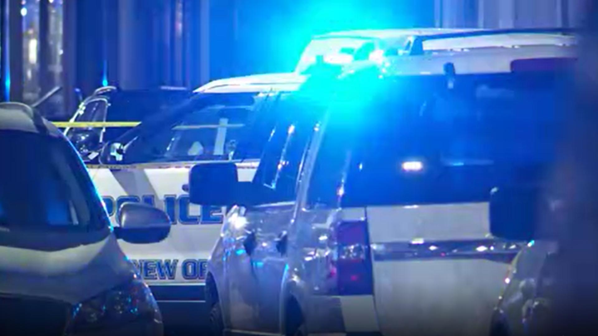 Mardi Gras parade shooting in New Orleans kills 1, wounds 4 - WNKY News ...