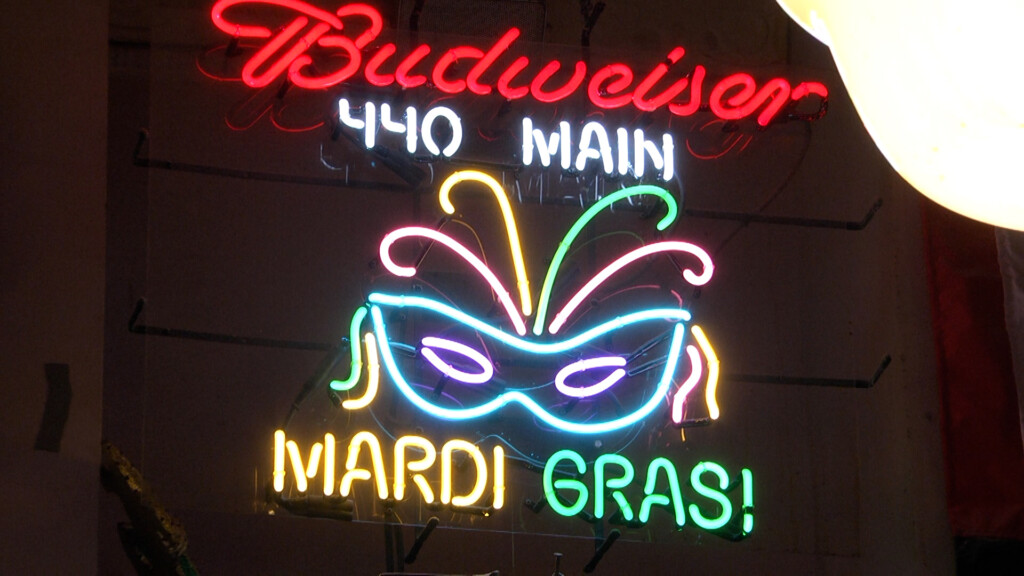 Mardi Gras Vo00 00 05 14still001