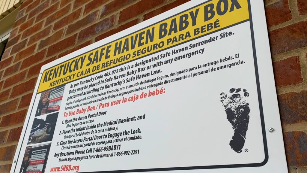 21023 Pkg Safe Haven Baby Box Bgfd Used Meghann00 01 17 08still003