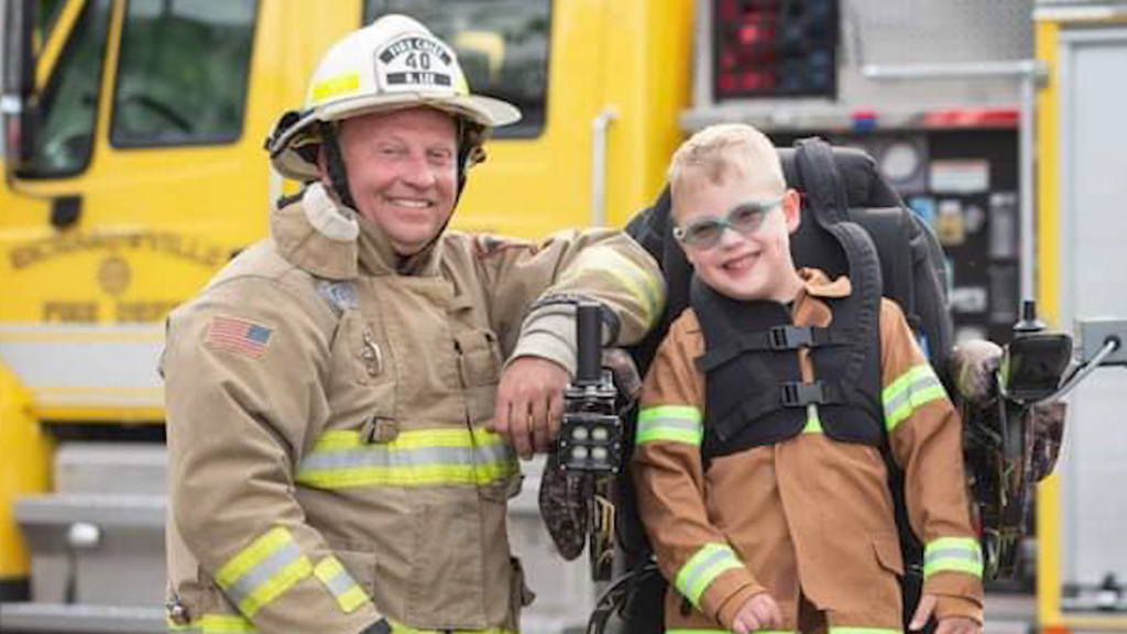 22823 Vosot Richardsville Volunteer Fire Department Firefighter Chief Brian Lee Meghann00 00 34 50still001