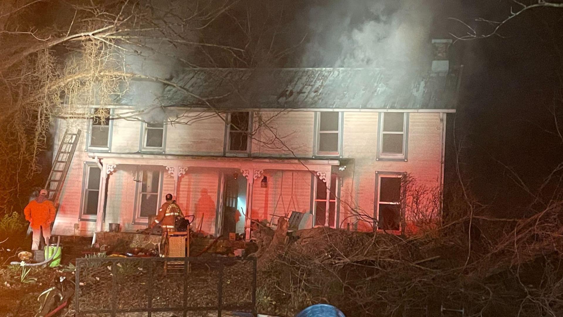 1 firefighter injured after house fire on Richardsville Road WNKY