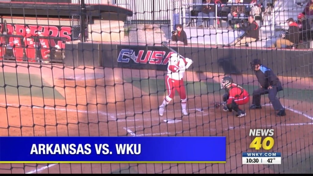 Hilltoppers Drop To No. 12 Razorbacks