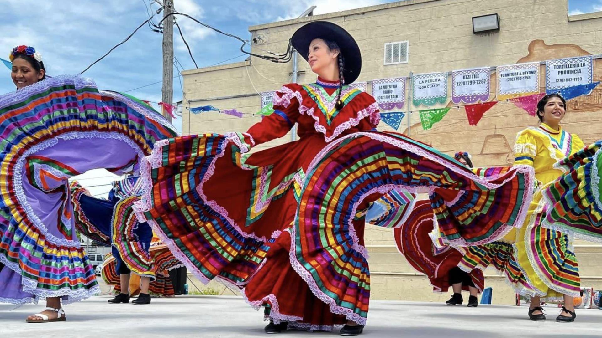 2023 Houston Cinco de Mayo Parade makes triumphant return downtown - ABC13  Houston