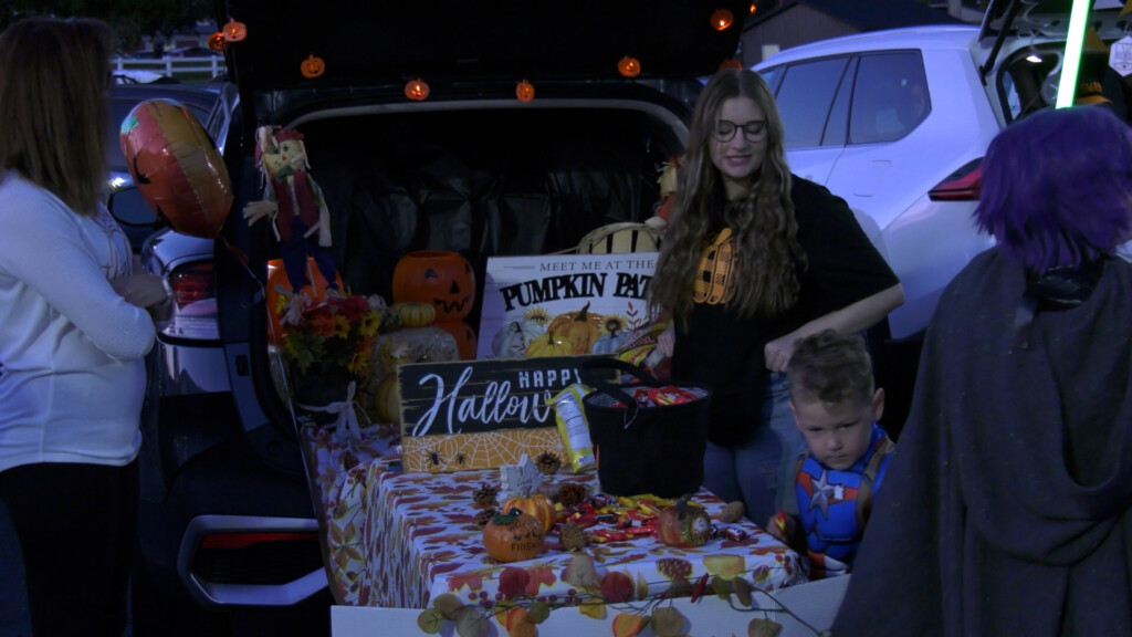 Hillvue Trunk Treat Vo00 00 15 27still001