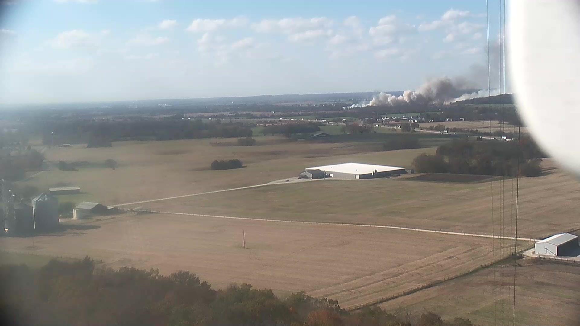 Fire sparks from farm equipment near Smiths Grove - WNKY News 40 Television