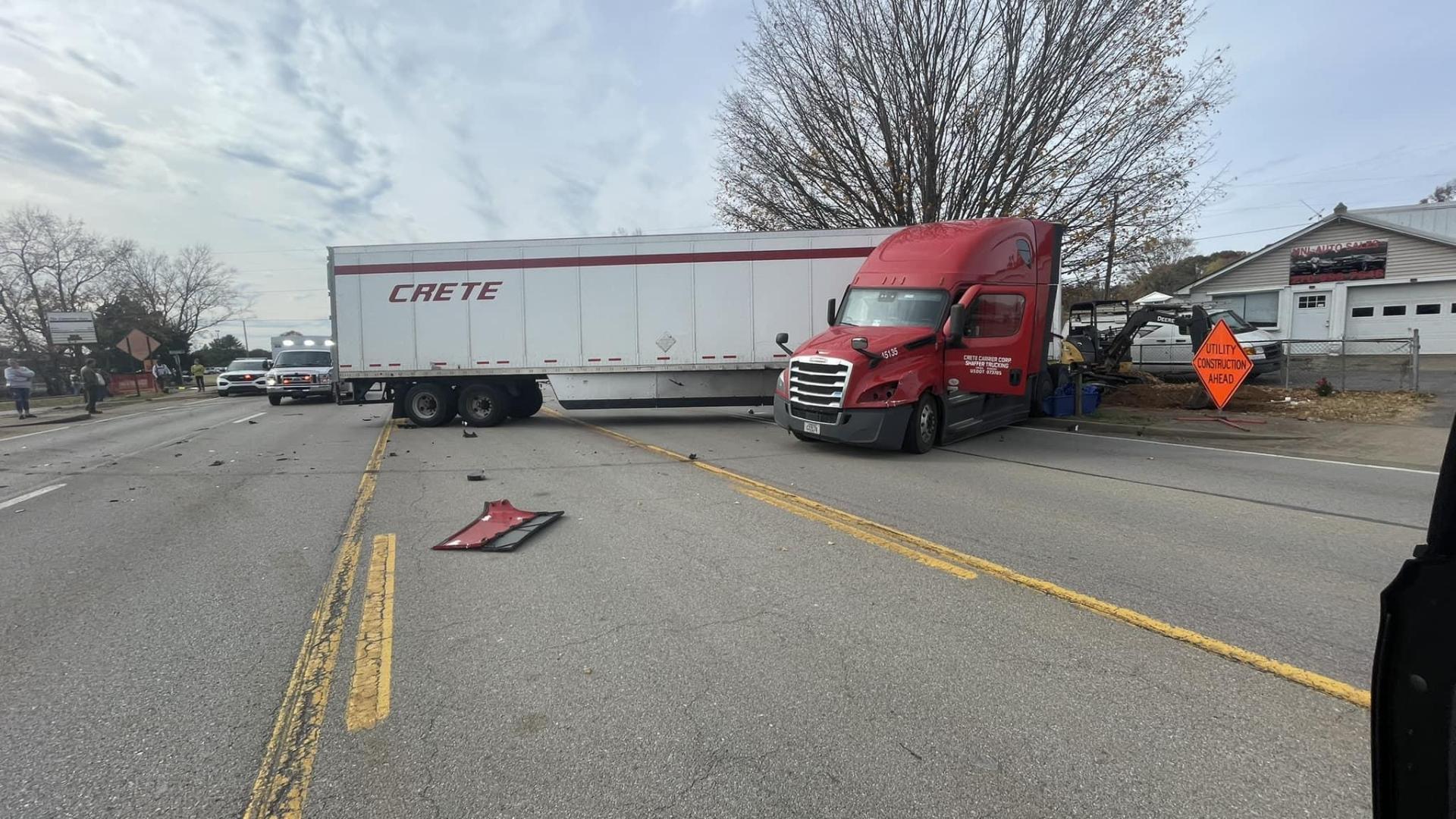 Crash closes section of Russellville Road WNKY News 40 Television