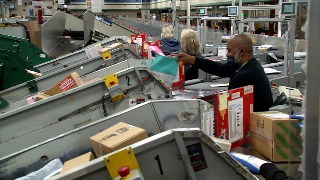 Holidayconsumersafety Pkg00 01 43 05still001