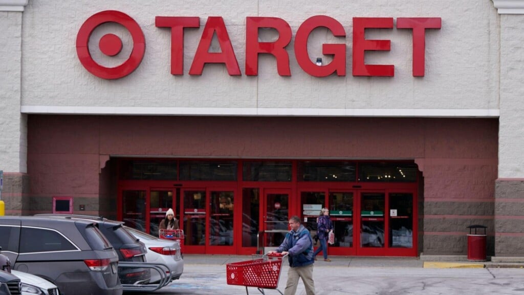 What stores are open on Thanksgiving? Not many since most stay closed