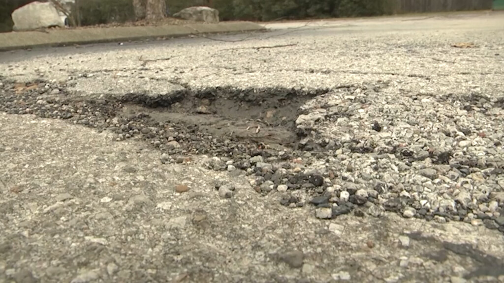 Pothole Pkg No Tag.00 00 29 07.still001