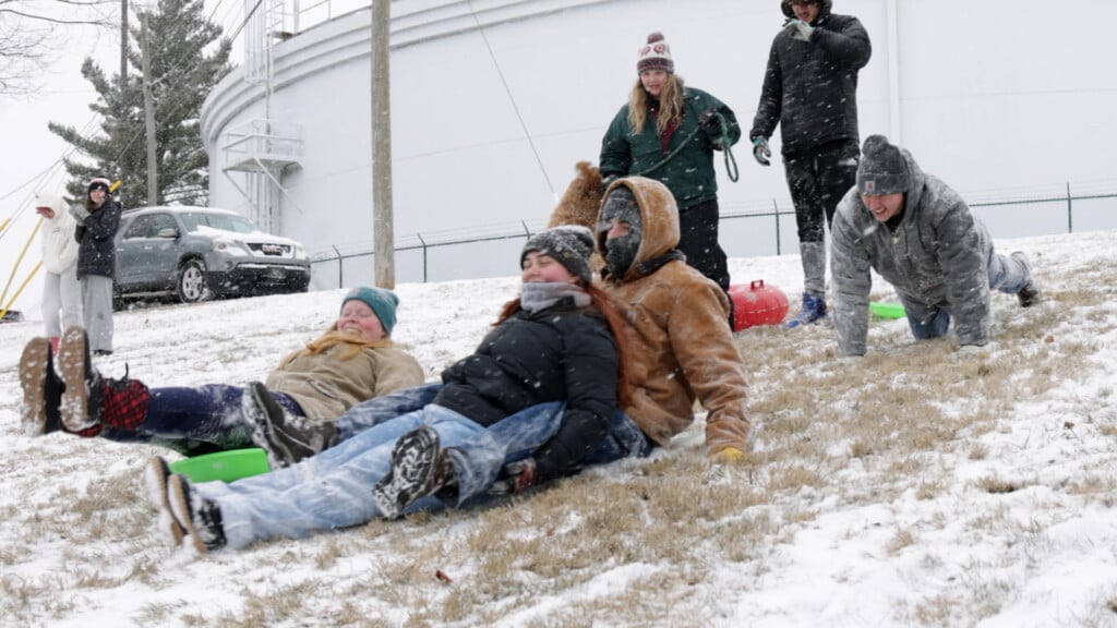 Winterweatherfun Pkg00 14 40 24still001