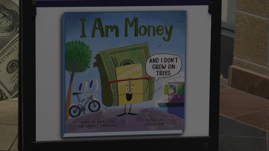 I Am Money Vo.00 00 00 00.still001