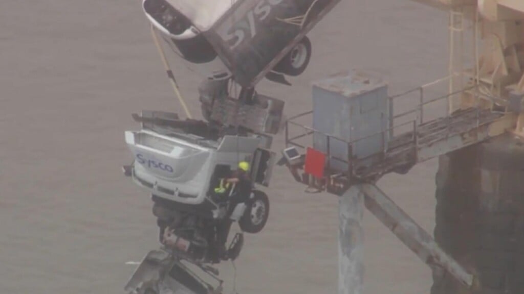 Louisville semi crash archives wnky news 40 television