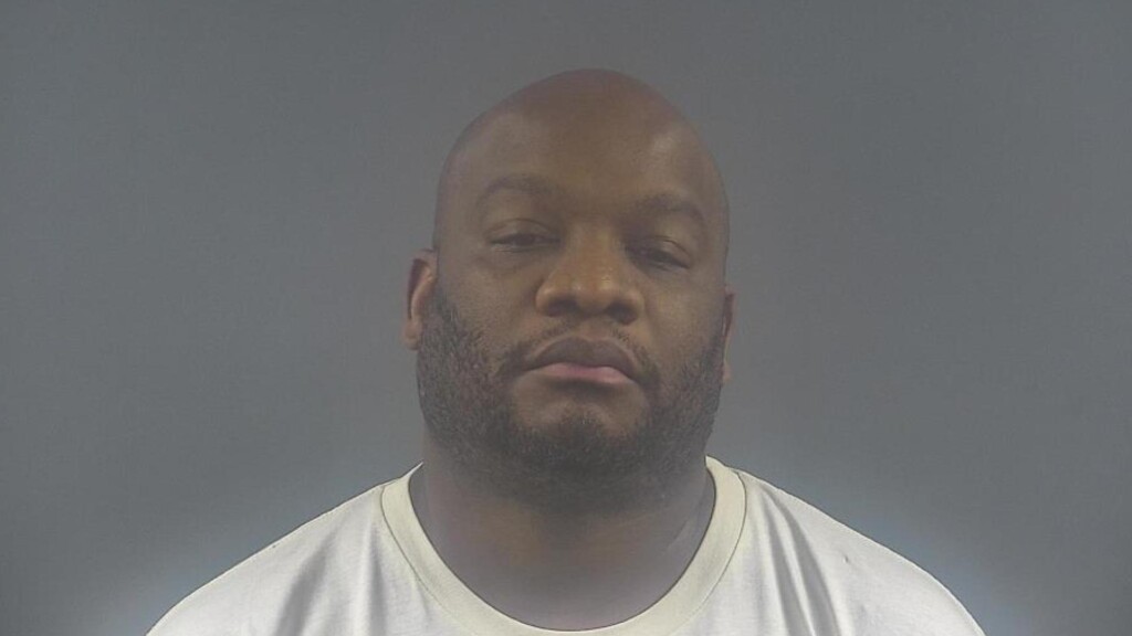 Bowling Green man arrested following drug bust at residence - WNKY News ...