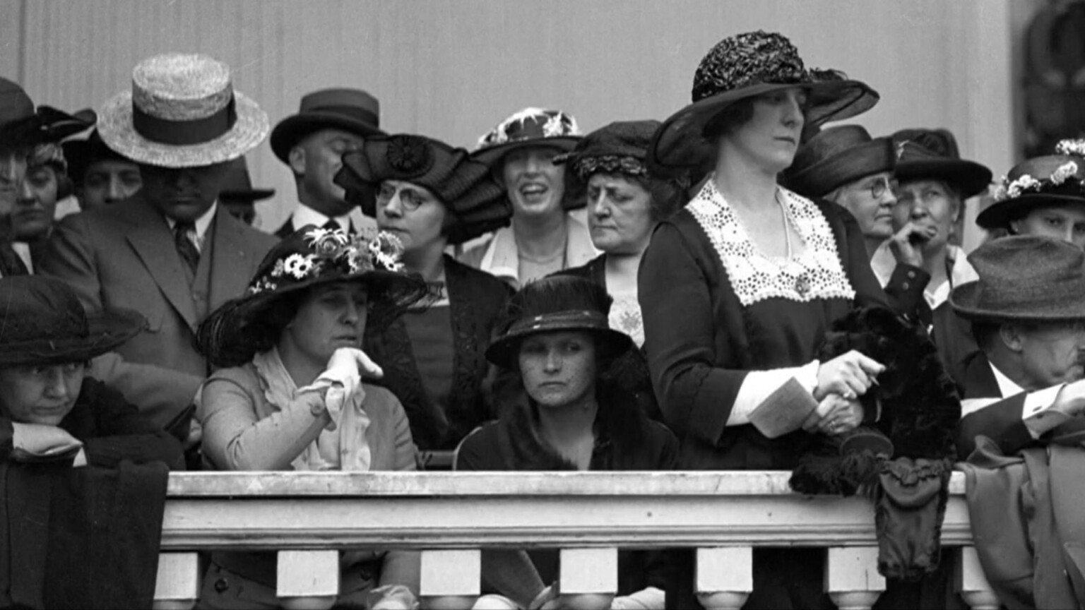 Kentucky Derby fashion trends explored throughout the years WNKY News