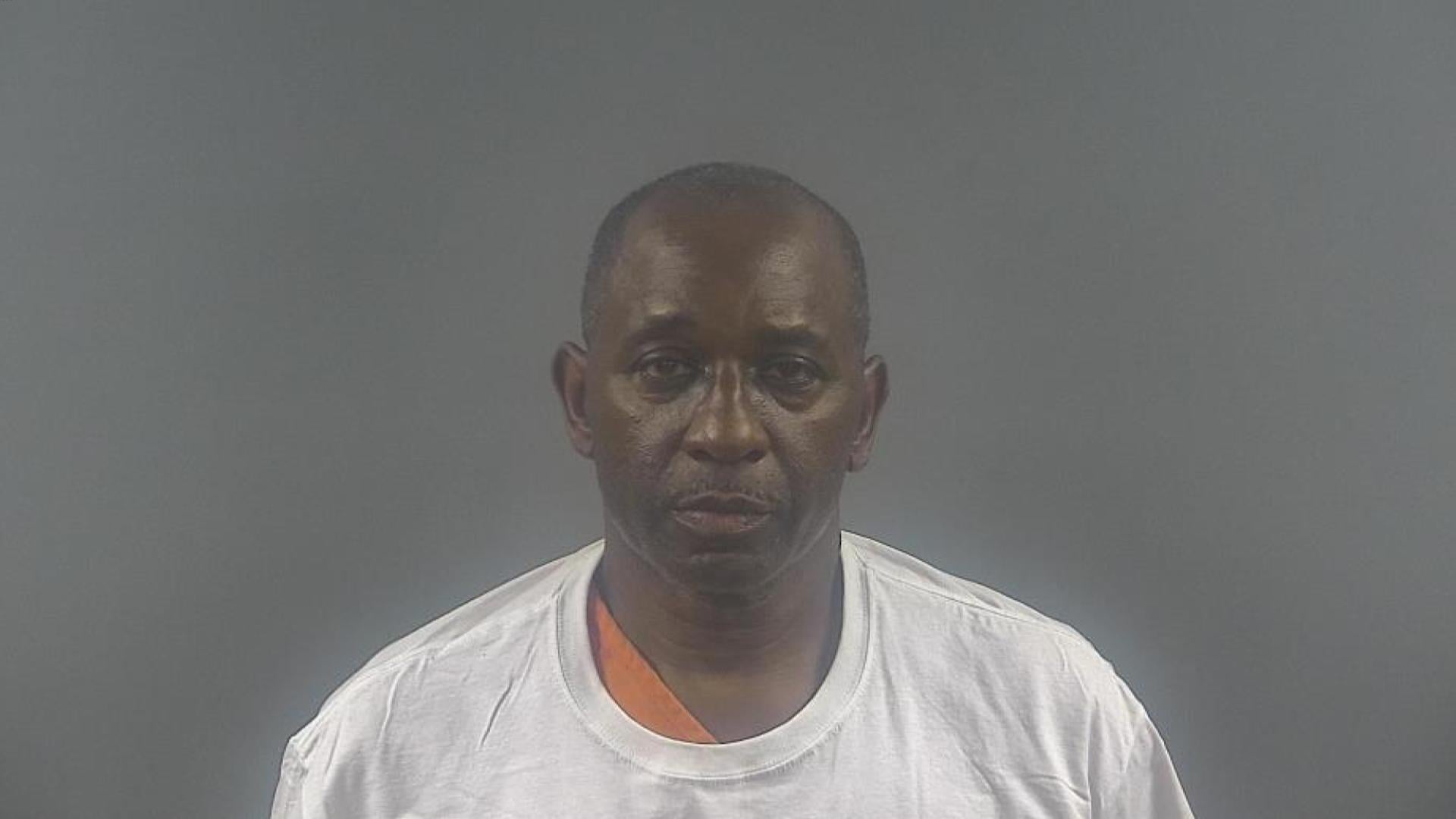 Lexington man arrested after incident at Bowling Green apartment ...