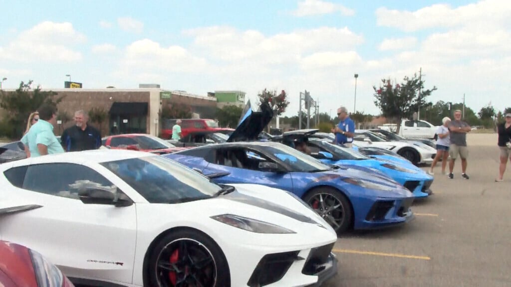 Corvette Caravan Traffic Vo00 00 00 00still001