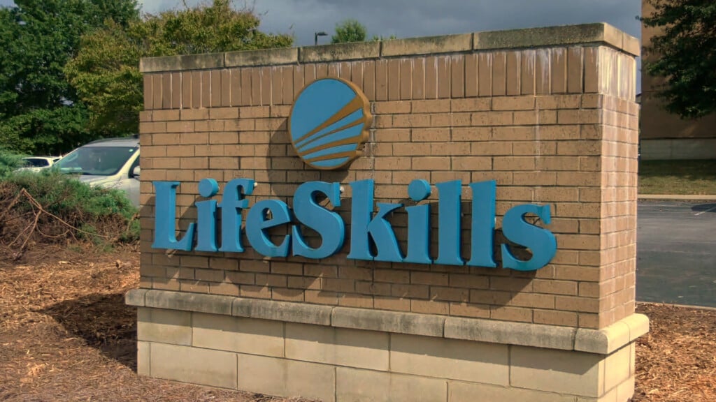 Lifeskills On Youth Suicide Pkg00 00 00 00still001