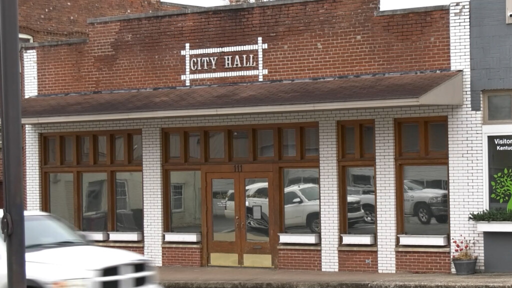 Munfordville Mayor Sotvo00 00 51 44still001
