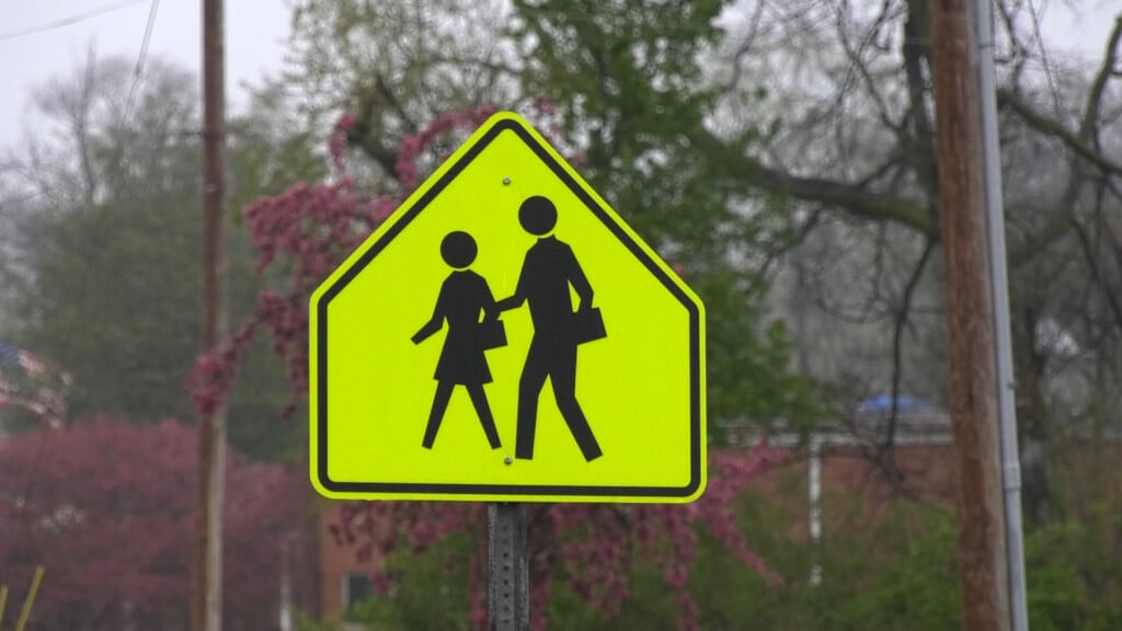 School Zone Safety Vo00 00 30 45still001
