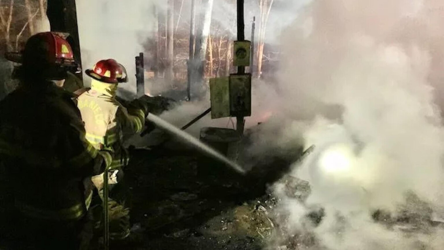 Fire destroys Falls of Rough vacation home - WNKY News 40 Television