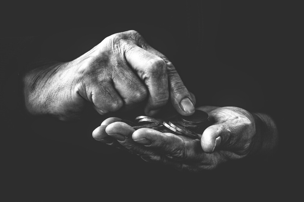 Poverty 4561704 1280